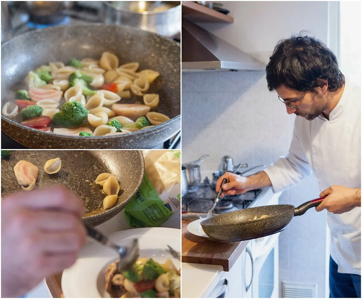 Preparazione delle conchiglie con alici e broccoli